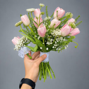 bo-hoa-cuoi-tulip-hong-dep