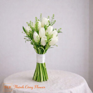 bo-hoa-cuoi-tulip-trang-don-gian