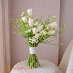 bo-hoa-cuoi-tulip-trang-tinh-khoi