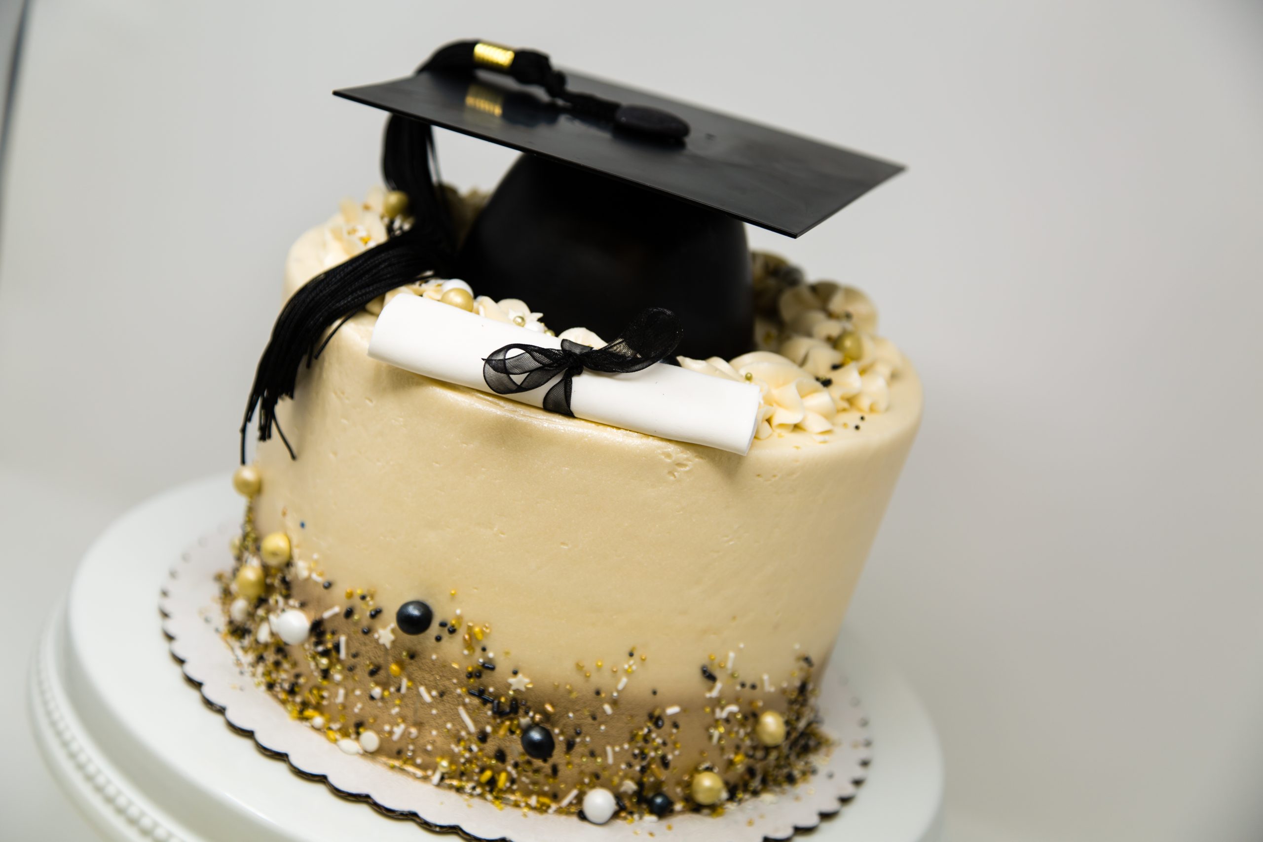 banh-kem-chuc-mung-tot-nghiep-dai-hoc