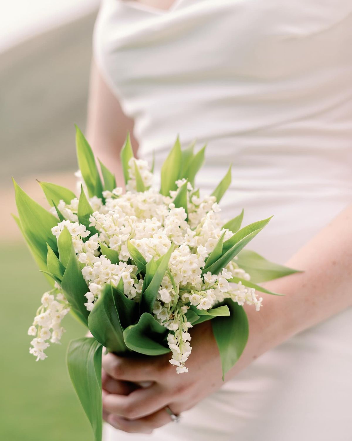 bo-hoa-cuoi-hoa-linh-lan-mau4