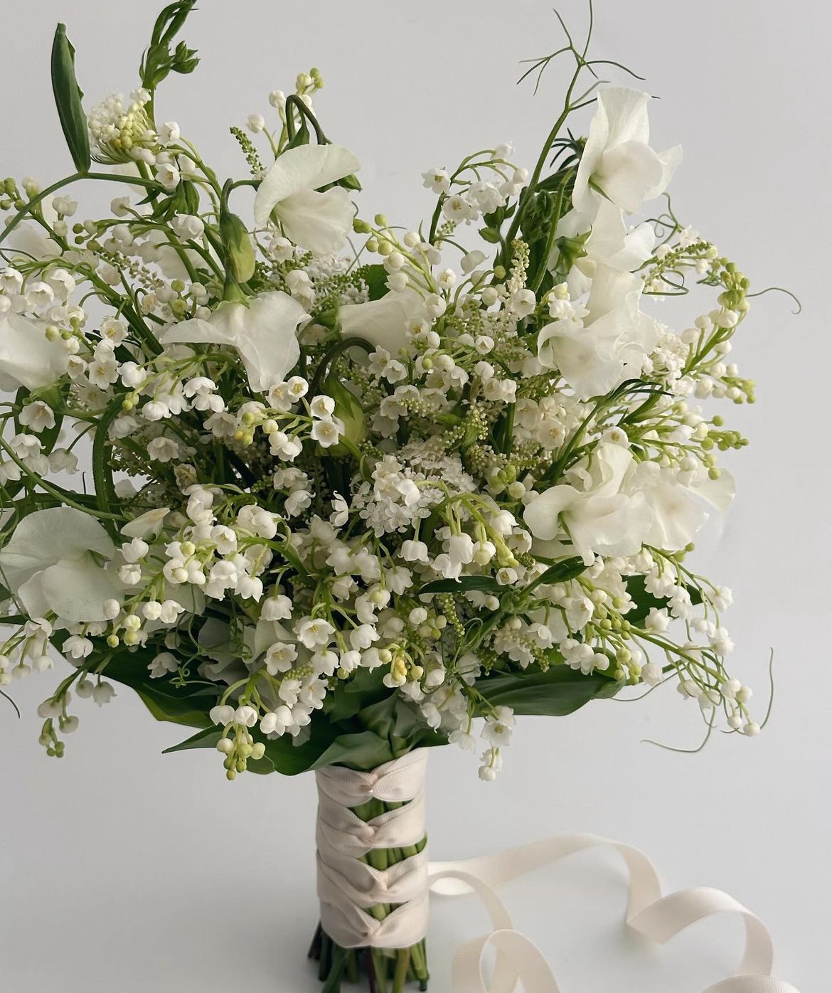 bo-hoa-cuoi-hoa-linh-lan-mau5