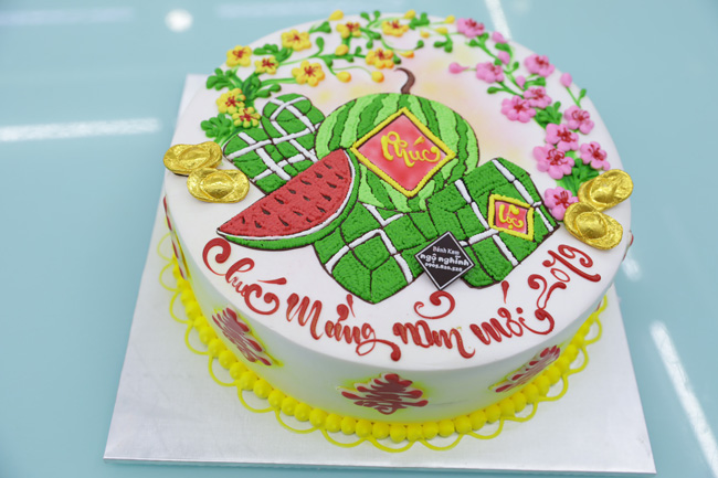 loi-chuc-mung-nam-moi-tren-banh-kem